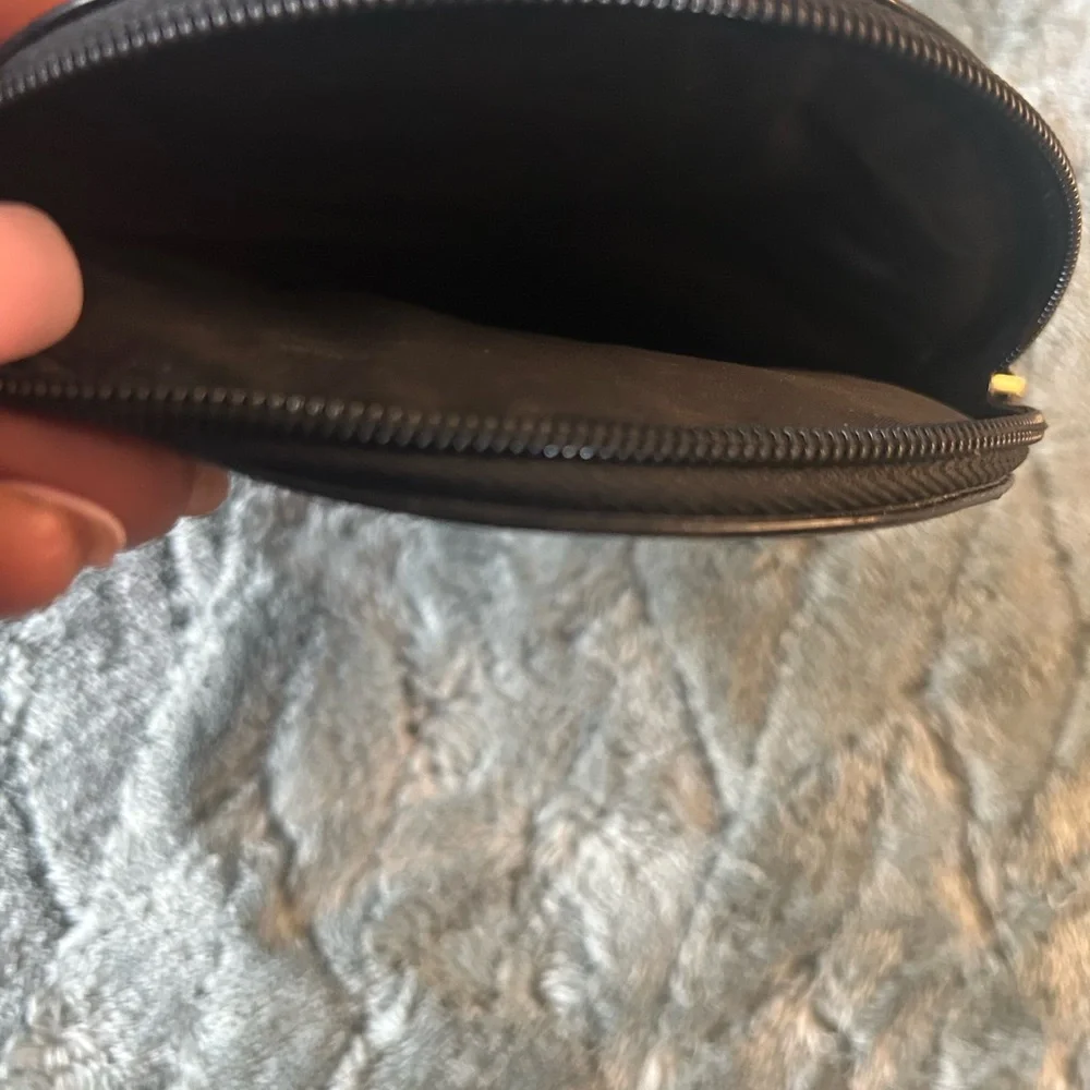 👛👛 Victoria's Secret Black Sequin Heart Pouch - Picture 5 of 5